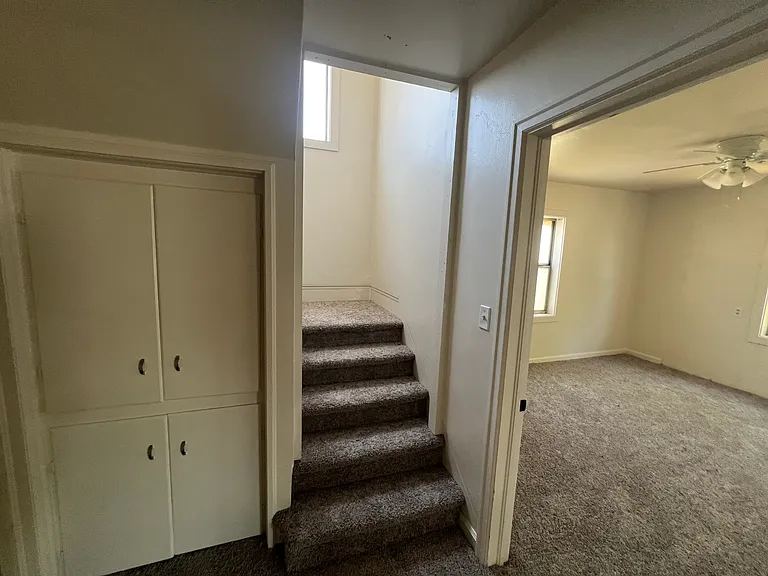 575 W Ash St — Photo 10