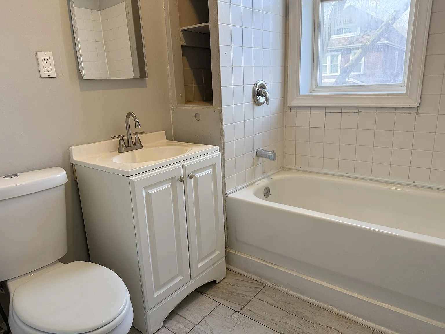 8401 S. Muskegon Ave. - 2R — Photo 3