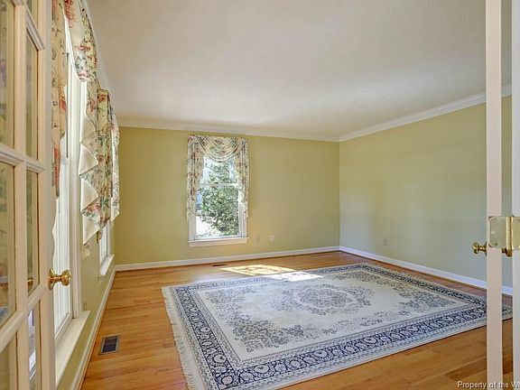 5th image of 3523 Mott Ln