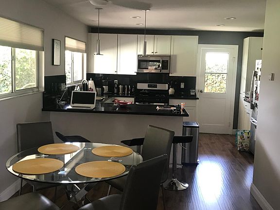 5th image of 3675 Mount Blackburn Ave