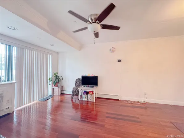4105 College Point Boulevard #3, Flushing, NY 11355