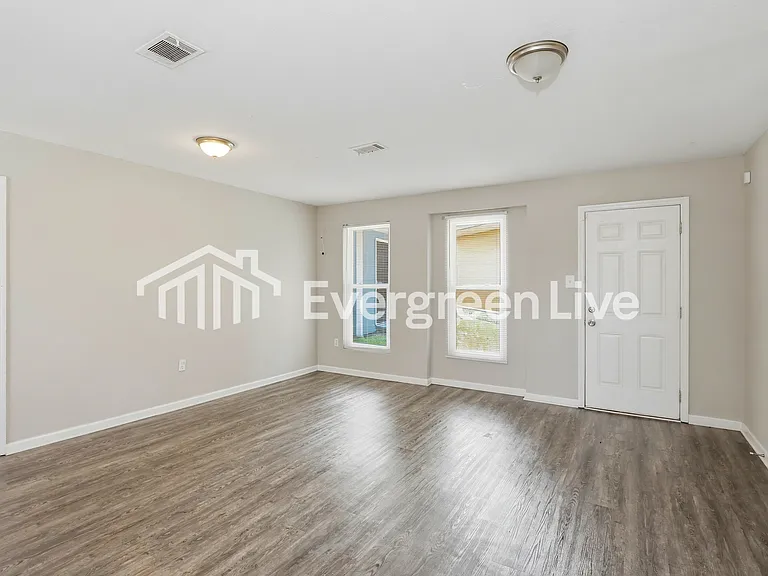 2813 Ptarmigan Rd — Photo 3