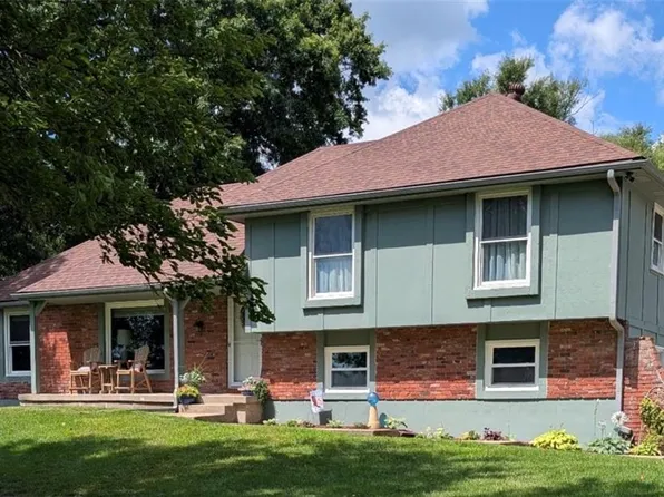 22800 S State Line Rd, Bucyrus, KS 66013