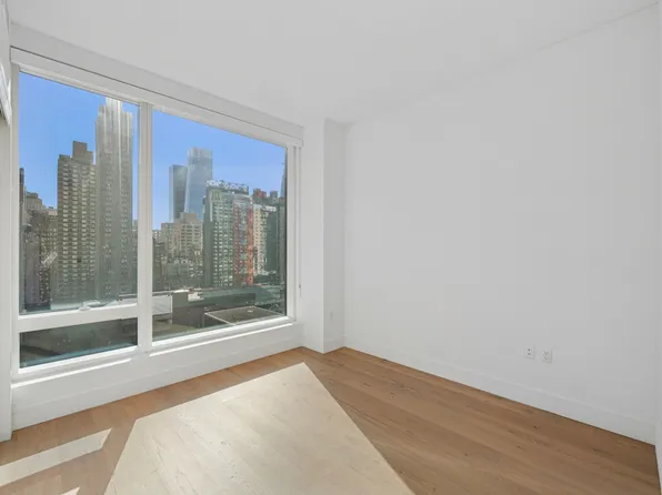 312 West 43rd Street image 7 of 14