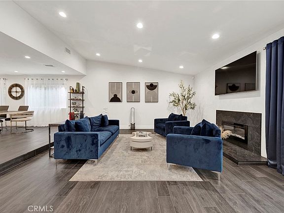 3rd image of 8746 Ruffner Ave