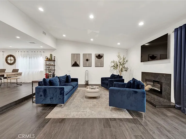 8746 Ruffner Ave — Photo 3