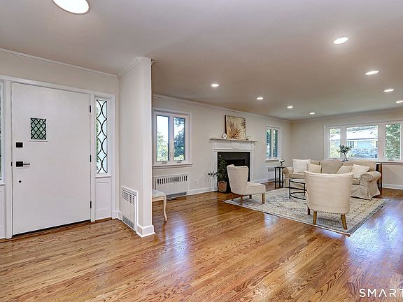 4th image of 50 Oak Ridge Road