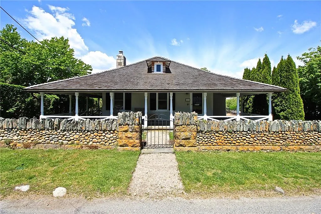 3 bed, 3.5 bath, 2752 sqft, $30,000 — Photo 1