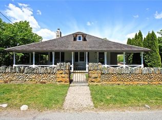 215 Coggeshall Ave, Newport, RI 02840
