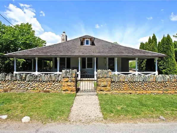 215 Coggeshall Ave, Newport, RI 02840