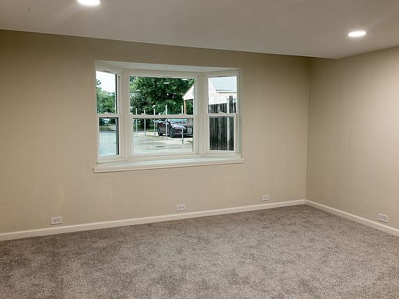 5th image of 840 S Volutsia Ave