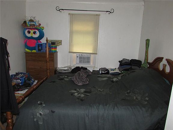 4th image of 838/844 Howard Ave
