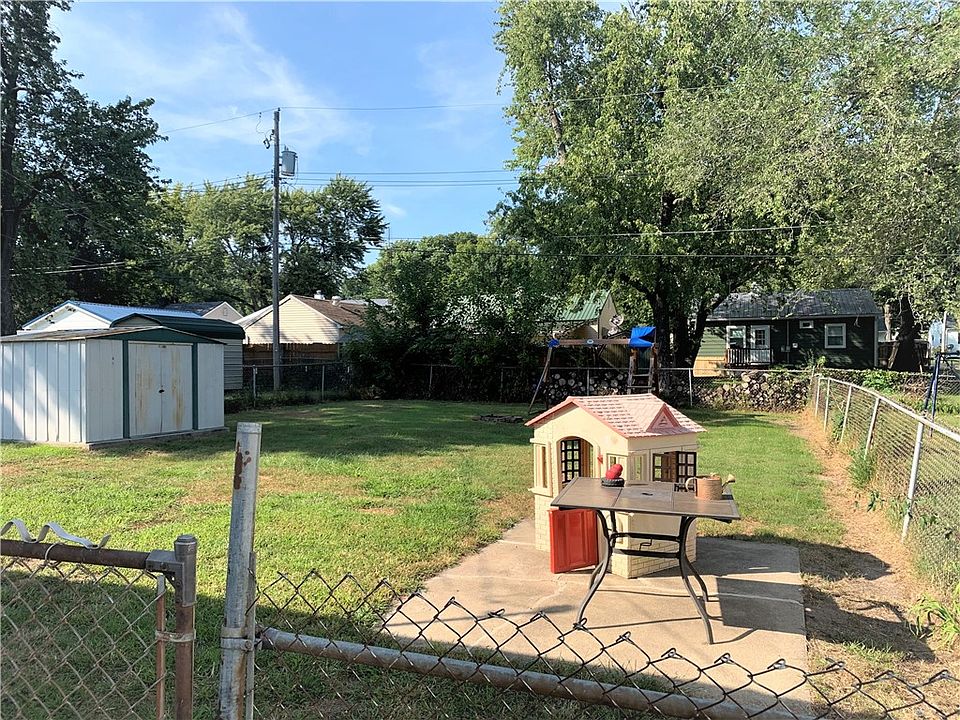 106 Patton St, Pana, IL 62557 Zillow