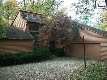 1st image of 945 Woodcreek Dr