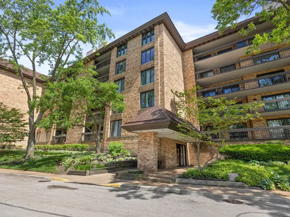 1671 Mission Hills Rd APT 502, Northbrook, IL 60062