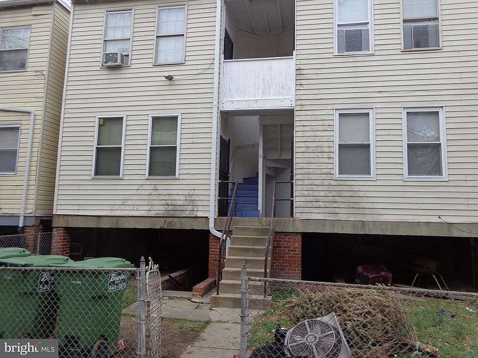 2nd image of 1512 18th St SE