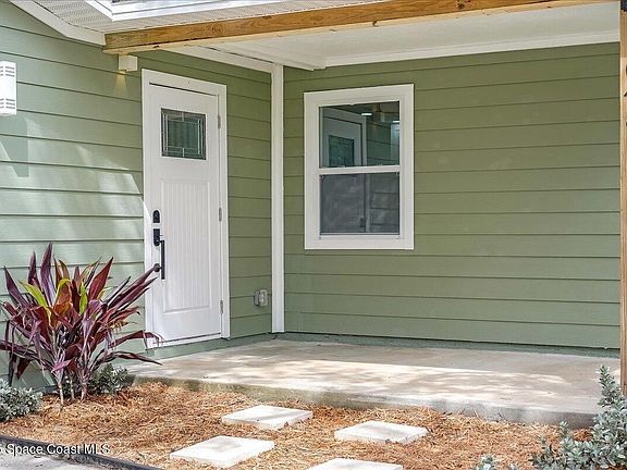 2nd image of 1045 Genevieve Ave