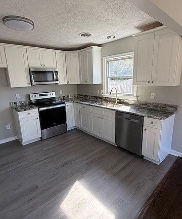 3rd image of 4409 Samara Dr