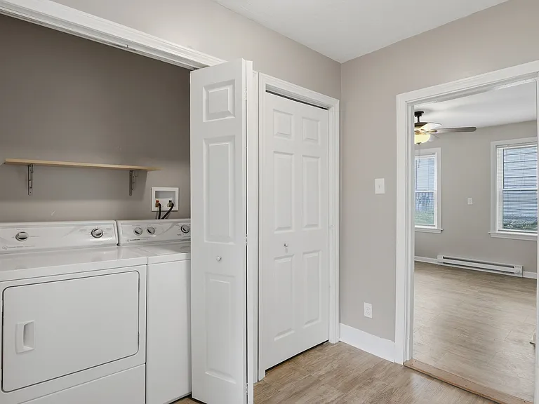 6 Oswald St #1 — Photo 2