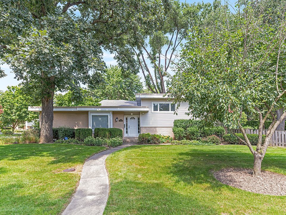 1st image of 2843 Twin Oaks Dr