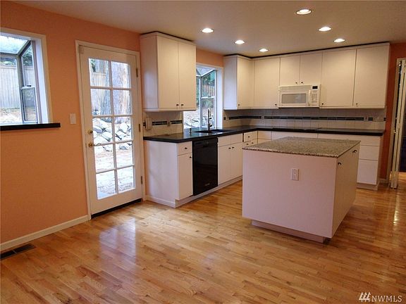 4th image of 5612 125th Ave SE