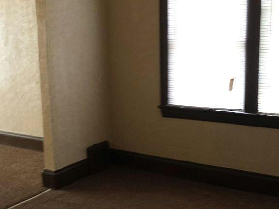 2nd image of 3243 W 121st St #Up