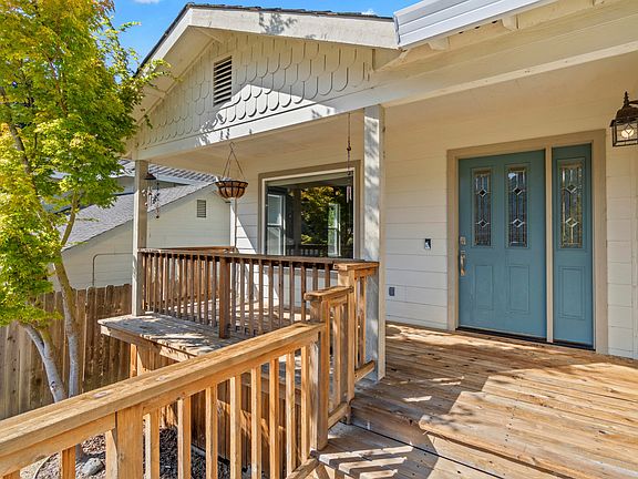 5th image of 3935 Davis Ct