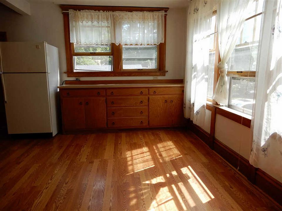 215 E Lincoln Ave, Belvidere, IL 61008 Zillow