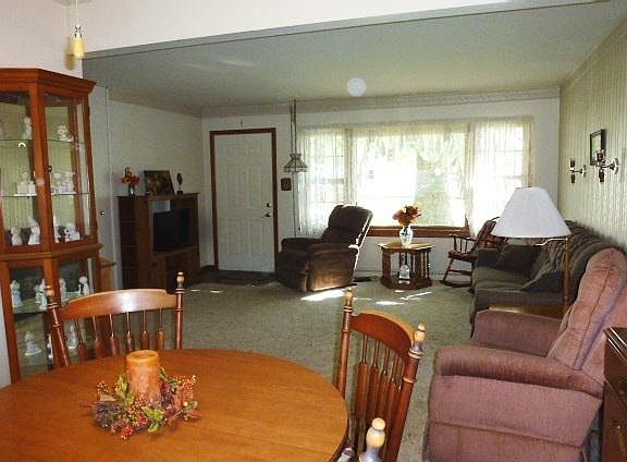 4th image of 308 W Bower St
