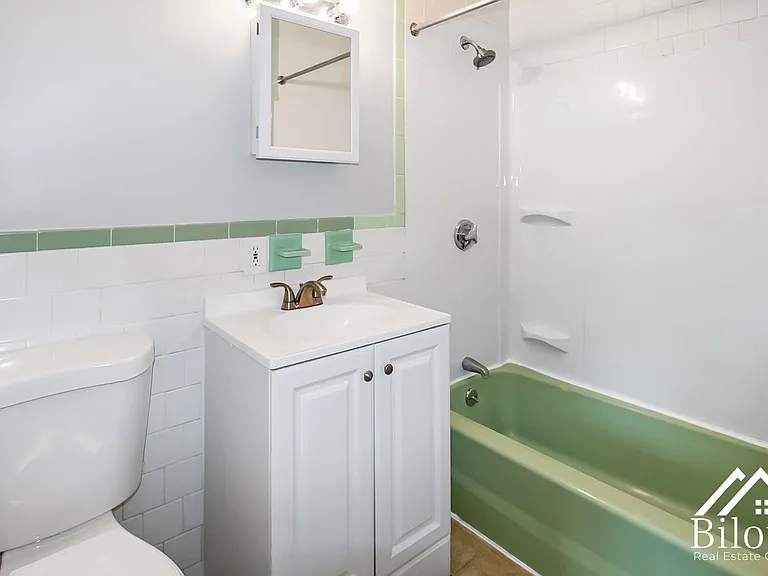 18 Lee Rd — Photo 30