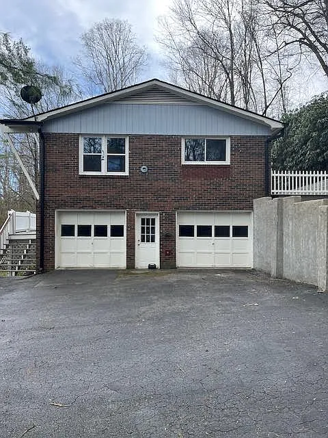 Building Photo - 109 Long John Dr