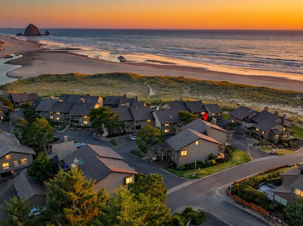 101 N Breaker Point Dr #101, Cannon Beach, OR 97110