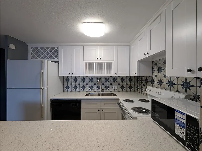 7520 Hornwood Dr #402 — Photo 17