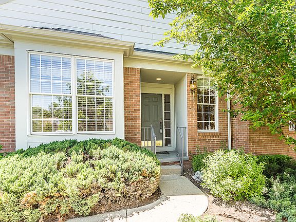 2nd image of 44488 Aspen Ridge Dr #34