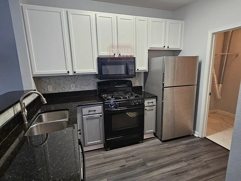 9301 Baffy Ct — Photo 9