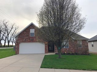 5795 S Parkhill Ave, Springfield, MO 65810