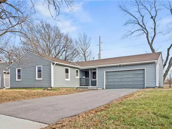 832 S Hunter Dr, Olathe, KS 66061