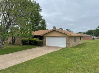402 Ferguson Rd, Palestine, TX 75803