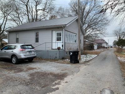 615 N Jackson St #A, Harrisburg, IL, 62946
