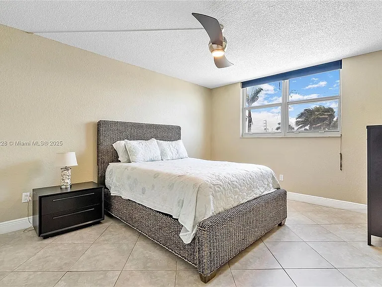 1401 S Ocean Dr #301 — Photo 15