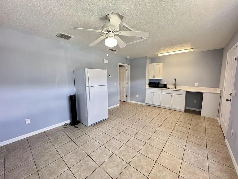 1314 Washington Palm Loop #B — Photo 1