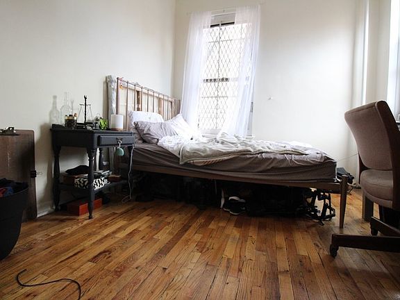 4th image of 252 W 91st St #52B
