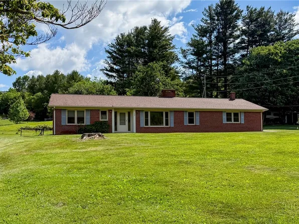 256 Wickzola Lane, West Jefferson, NC 28694
