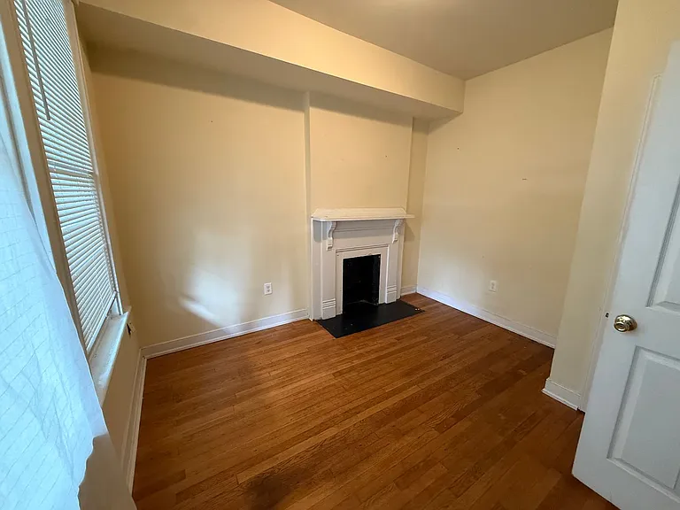 1242 Parkwood Ave — Photo 11