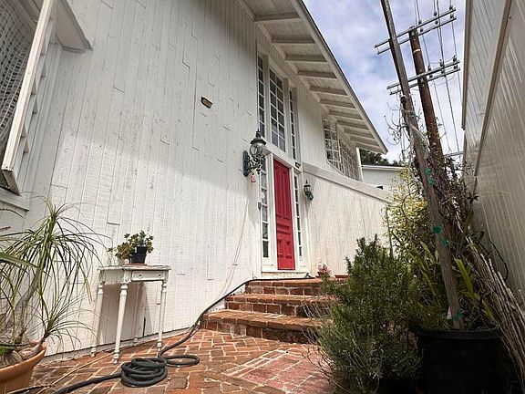 5th image of 507 W Rustic Rd