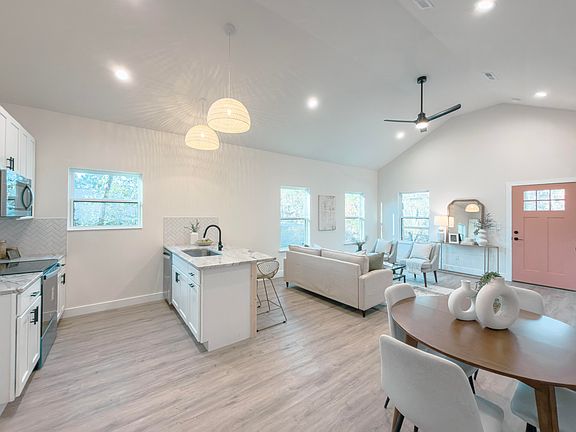 4th image of 900 Line St