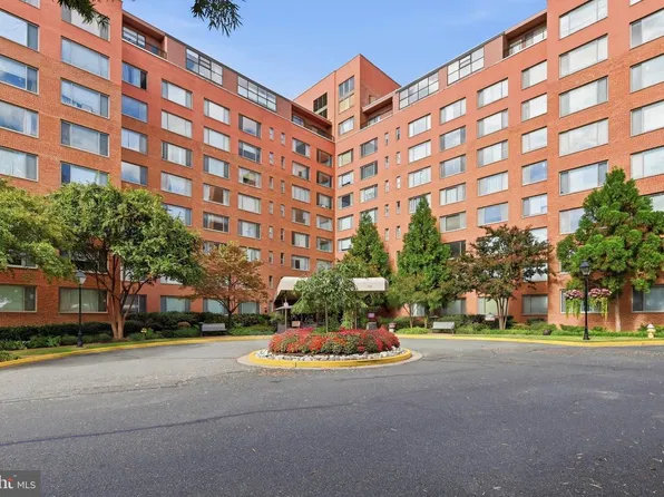 1111 Arlington Blvd APT 316, Arlington, VA 22209