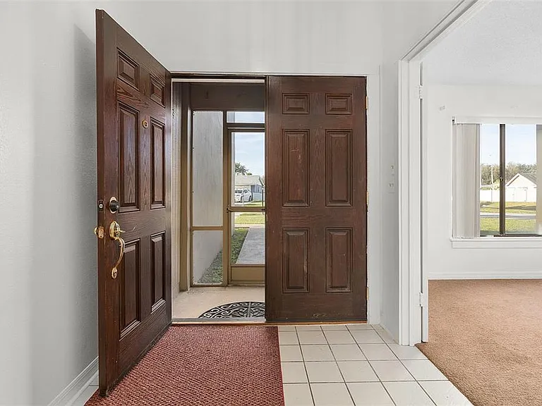 712 E Flag Way — Photo 2
