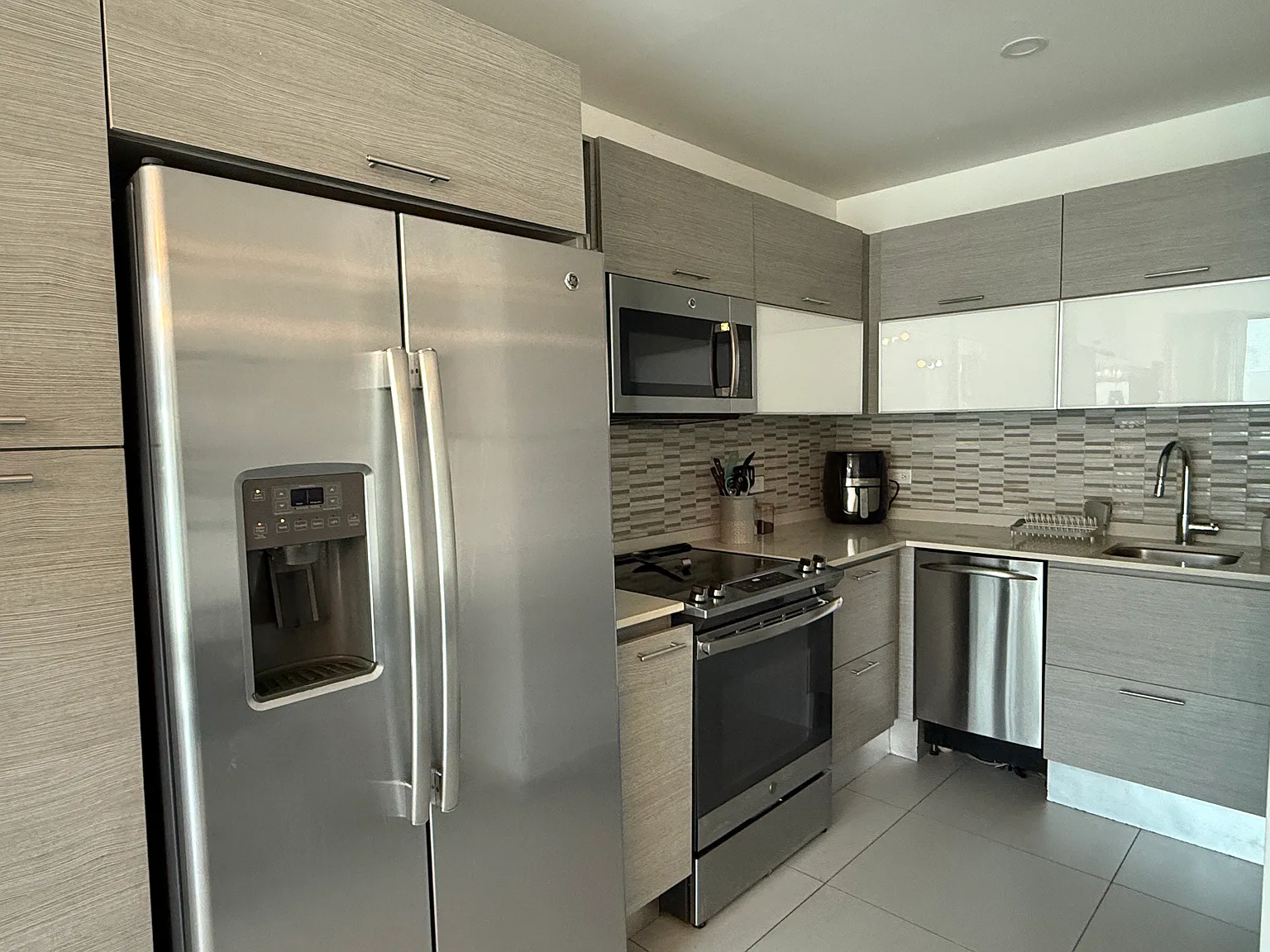 1 bed, 720 sqft, $3,000 — Photo 3