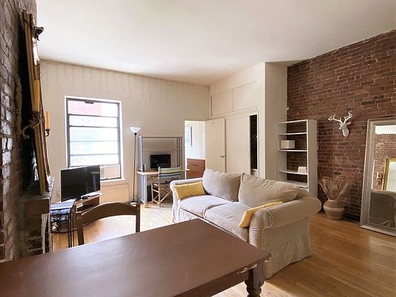4th image of 42 W 83rd St #3A